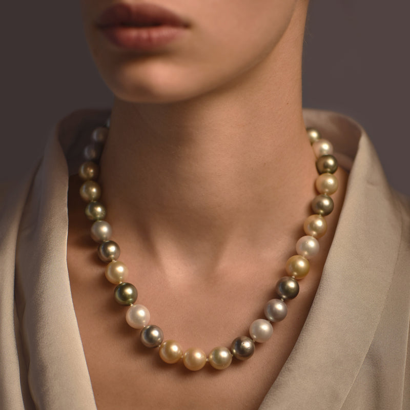 Southeast Asian multi-colored pearl necklace 